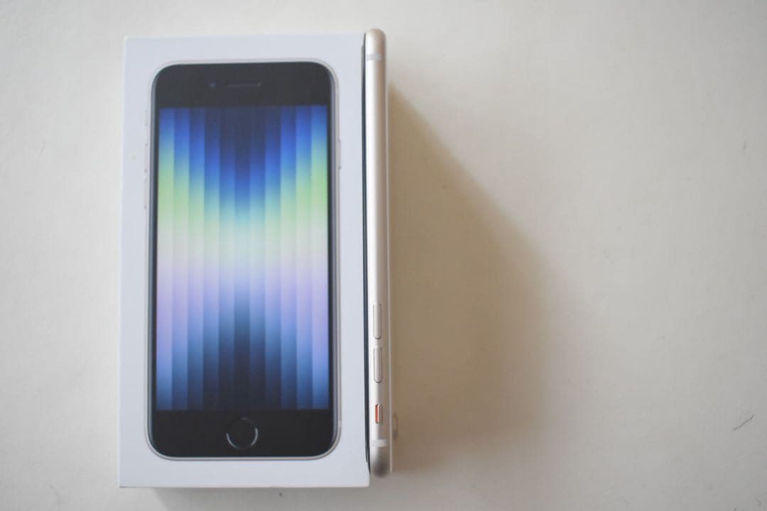 当日発送 新品 iPhone SE 3 スターライト 64gb SIMフリー