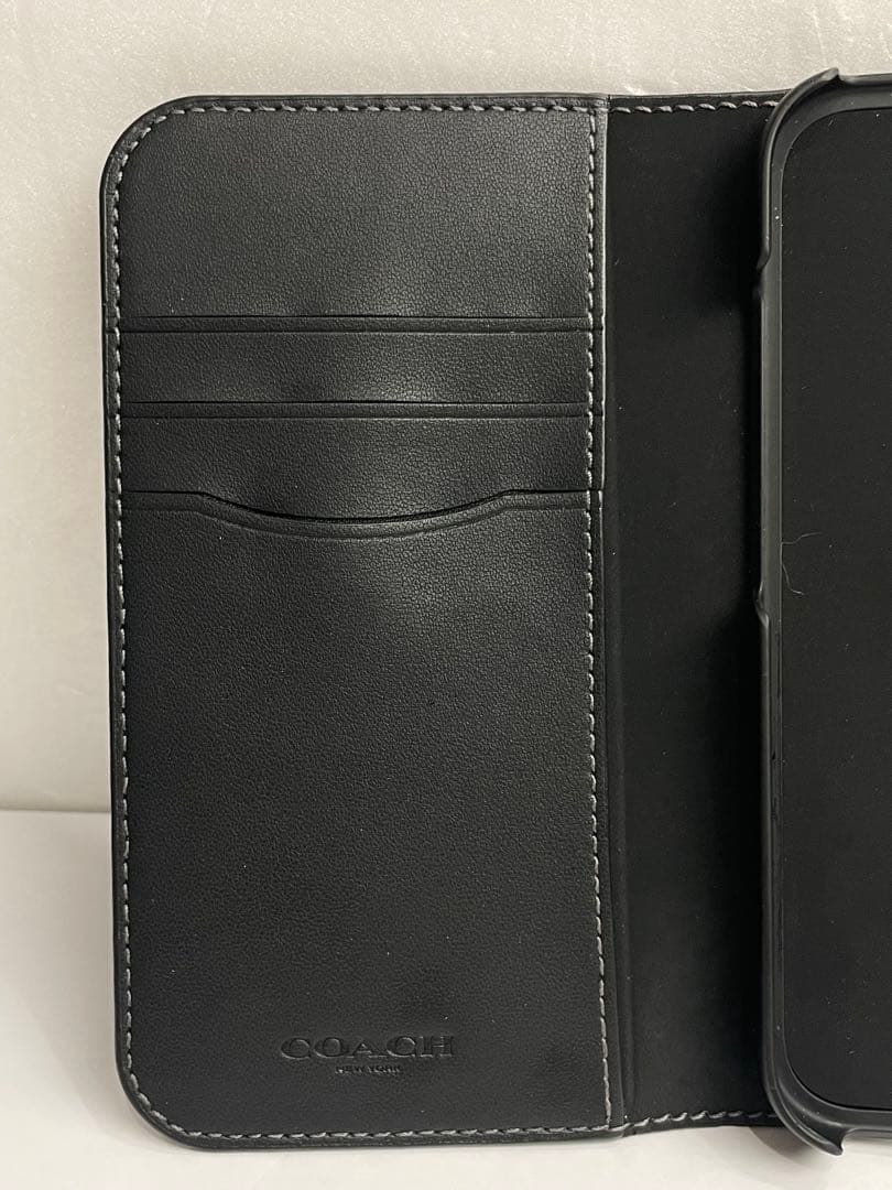 【coach/コーチ】iPhone 2024 （2レンズ）　アイフォンケース
