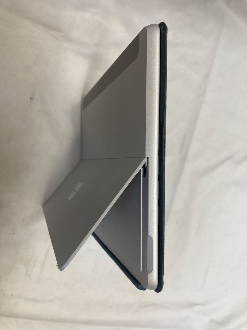 Surface Go（初代）　 1824 メモリ8GB ストレージ 128GB