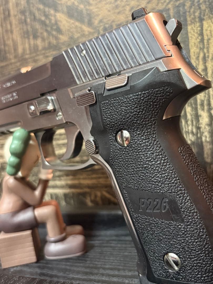 東京マルイ　シグ ザウエル P226レイル クロームステンレス　ガスガン
