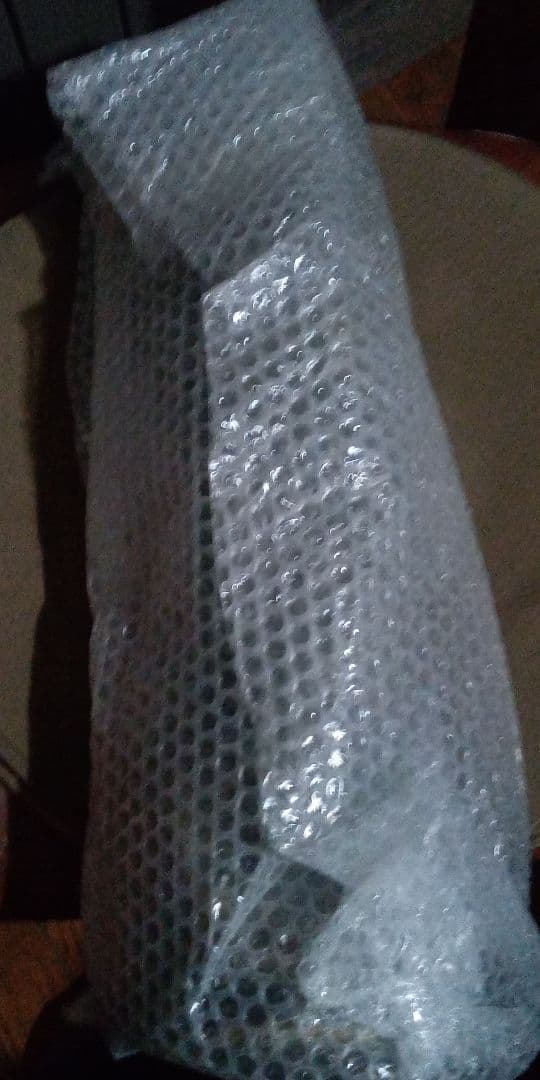 購入した商品と違うものです 破損して届きました