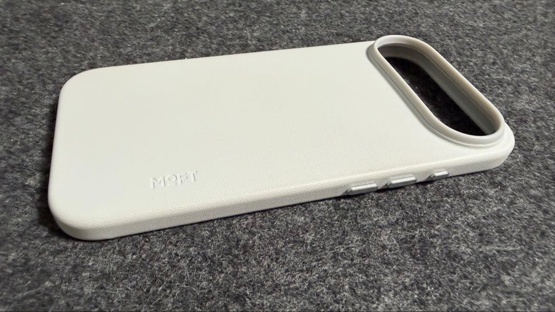 美品iPhone Air 256GBクラウドホワイトSIMフリー MOVAS付