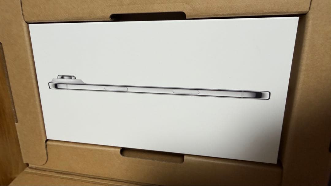 美品iPhone Air 256GBクラウドホワイトSIMフリー MOVAS付