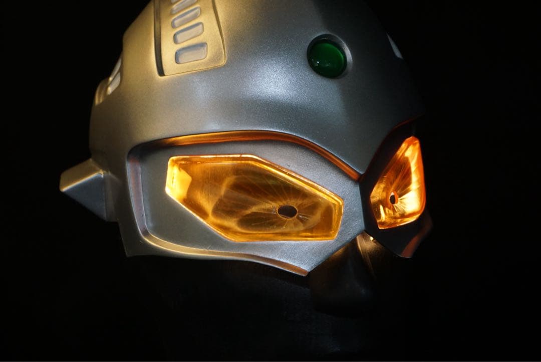 ウルトラセブン　変身時マスク　コスプレ専用　ウルトラアイ・発光機能付き