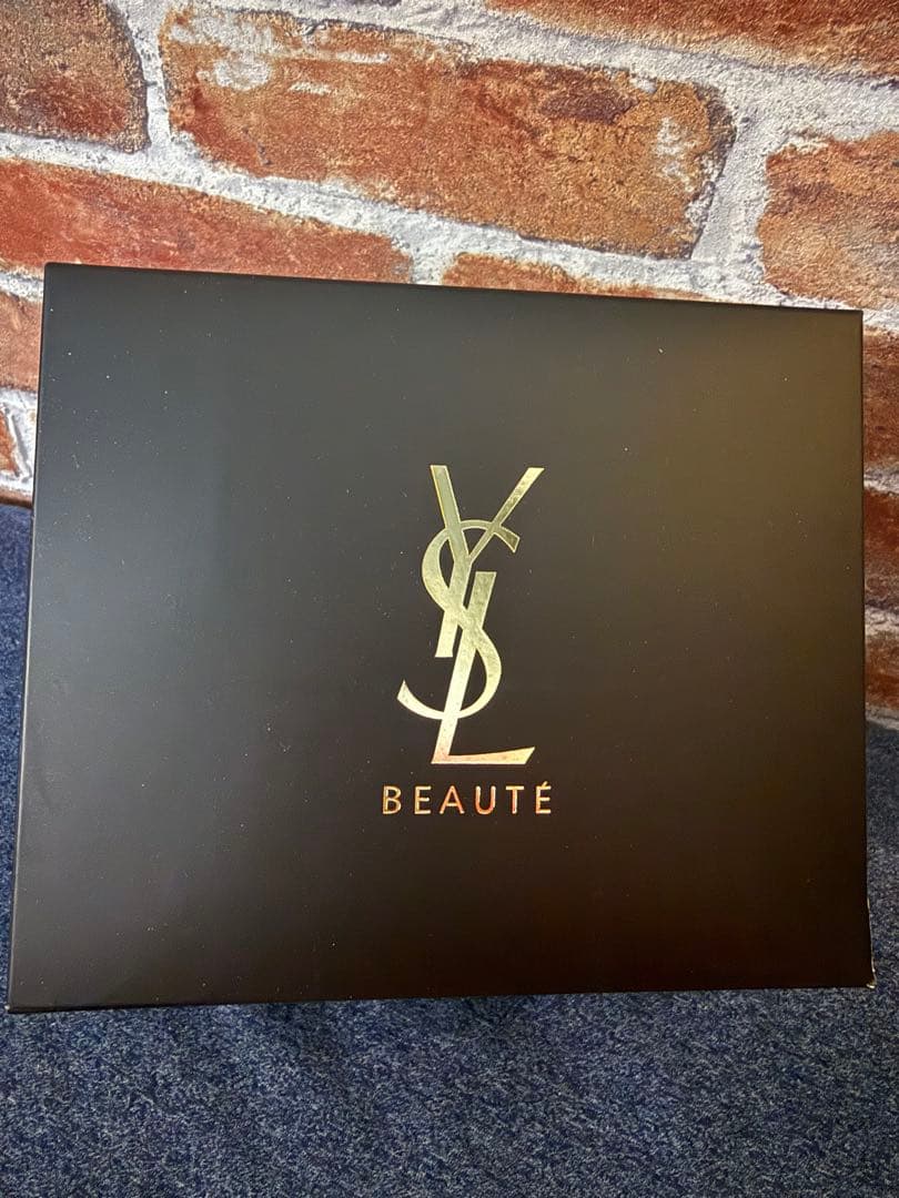 YSL ブラックレザーショルダーバッグ