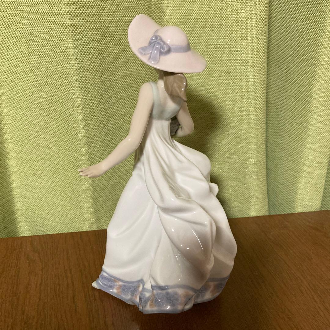 リヤドロ　春の花かご