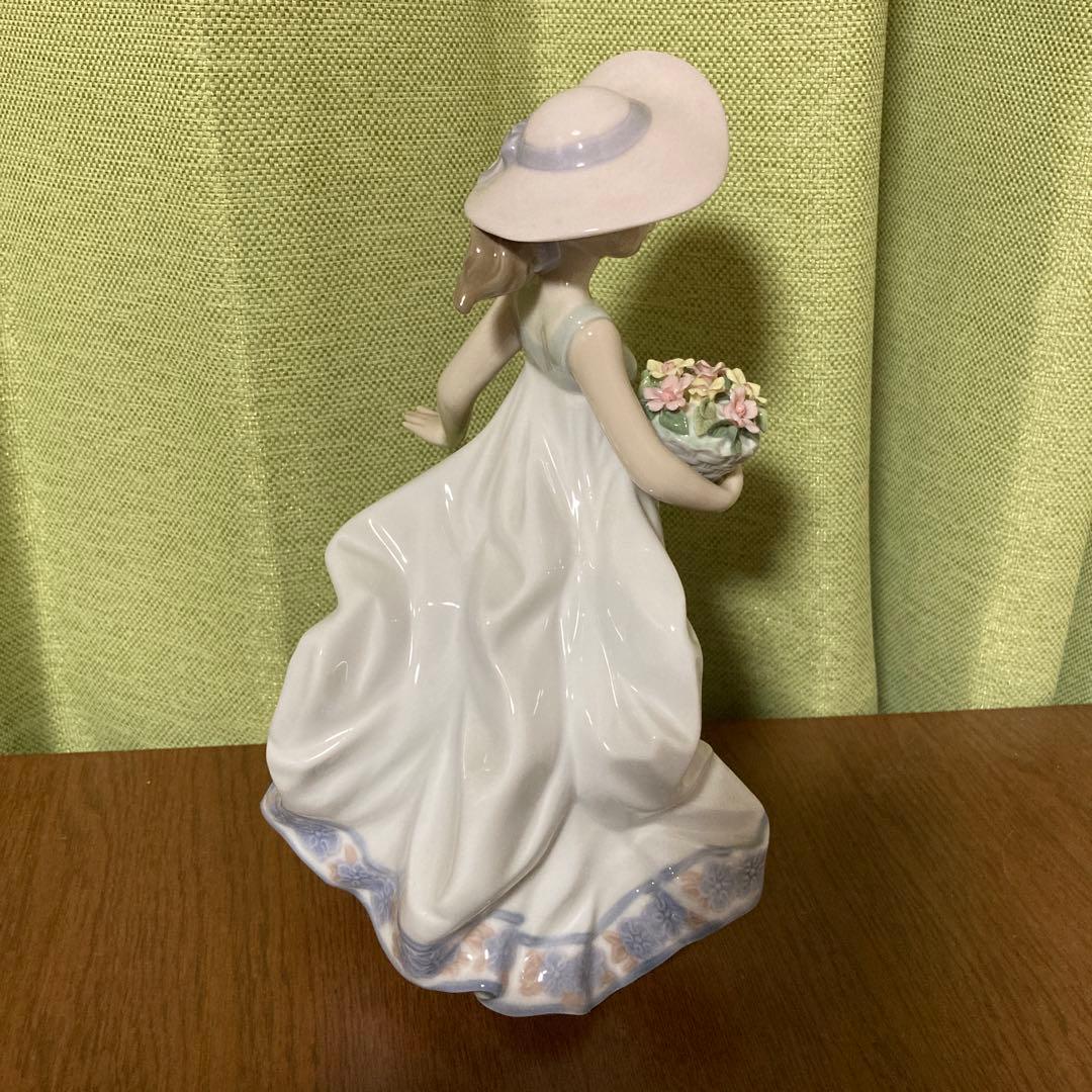 リヤドロ　春の花かご