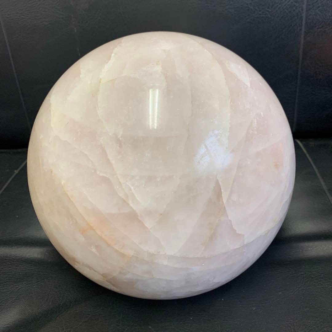 ローズクオーツ    水晶　天然石　原石　最大級径１８cm  重さ8.８kg
