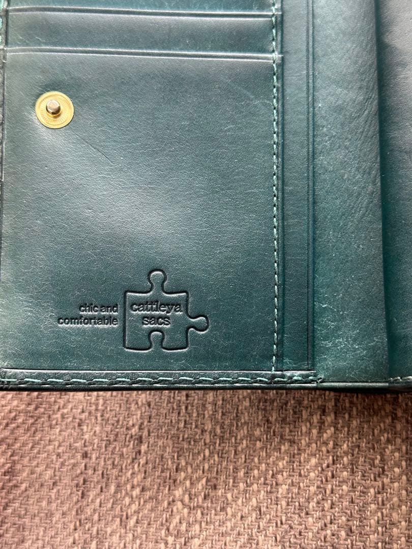 cattleya sacs 本革 二つ折り財布 ミドルウォレット
