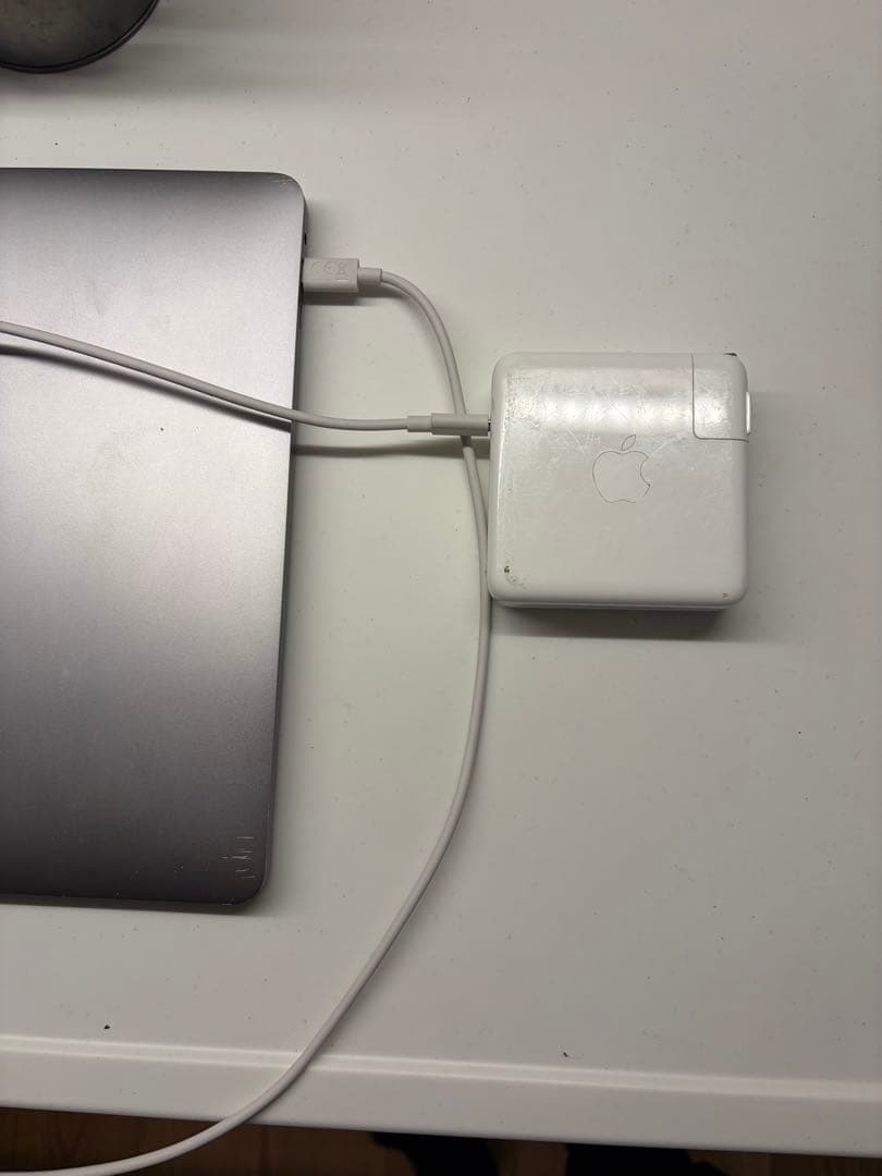 2018年MacBook Pro15インチ2.4 GHz i9 32GB RAM
