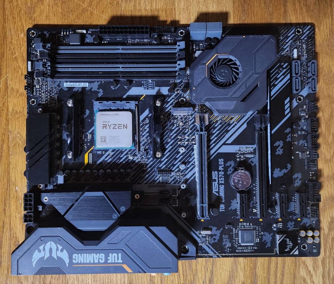 ASUS X570-PLUS＋RYZEN 3200G(クーラー有)＋メモリ16G
