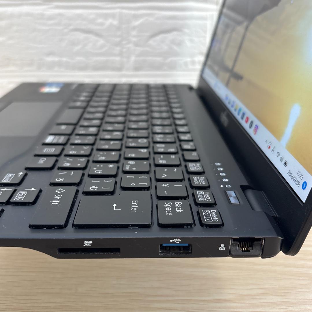 軽量 富士通ノートパソコン i5 11世代 SSD256GB Windows11