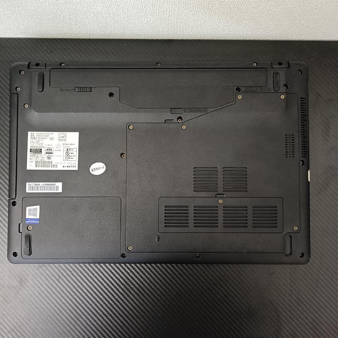 富士通 8世代 Core i3 SSD512GB メモリ8GB カメラ DVD