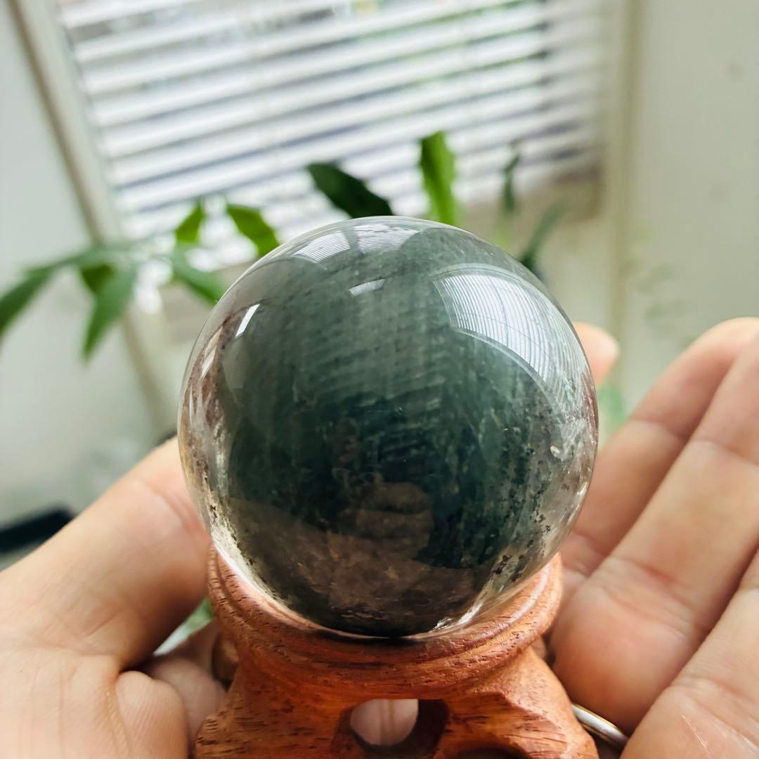 ブラジル密林の幻影 ゴーストクォーツスフィア ボール　50mm 木製台座付き