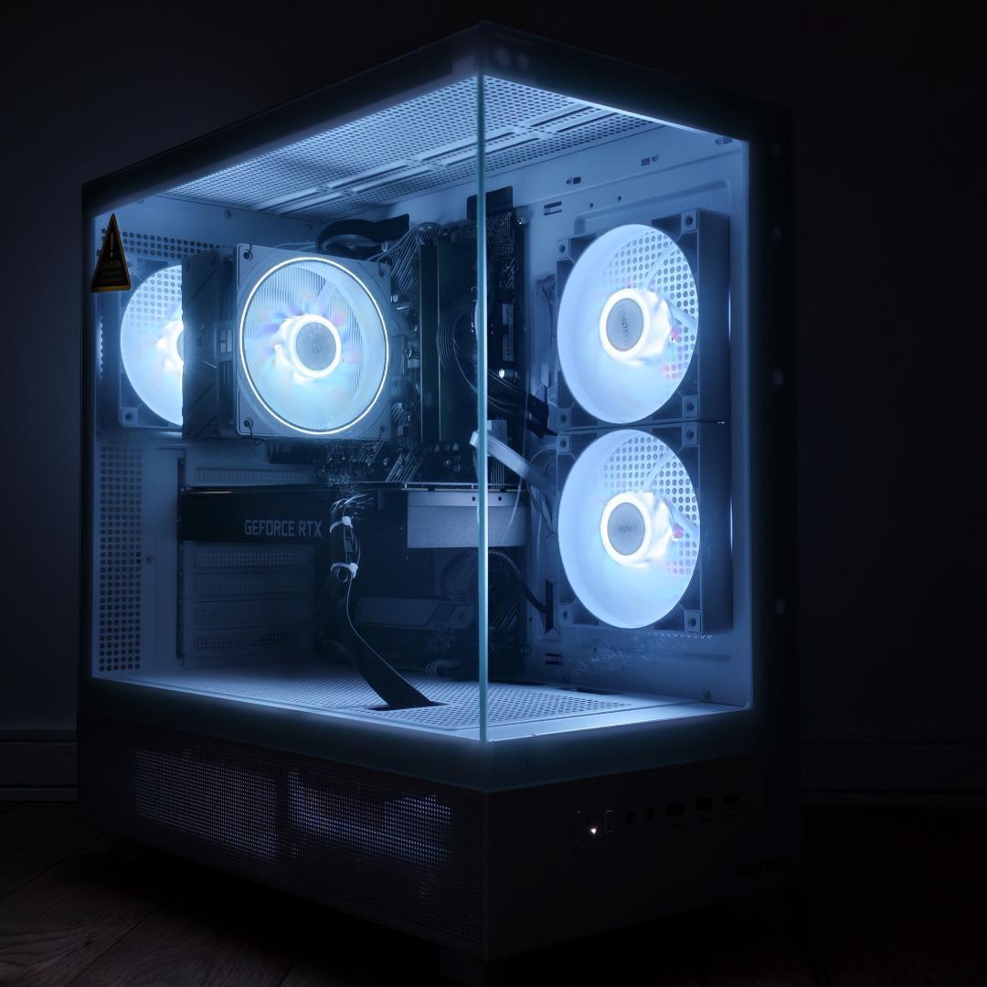 白ゲーミングPC RTX2070SUPER i7-10700 新品ケース