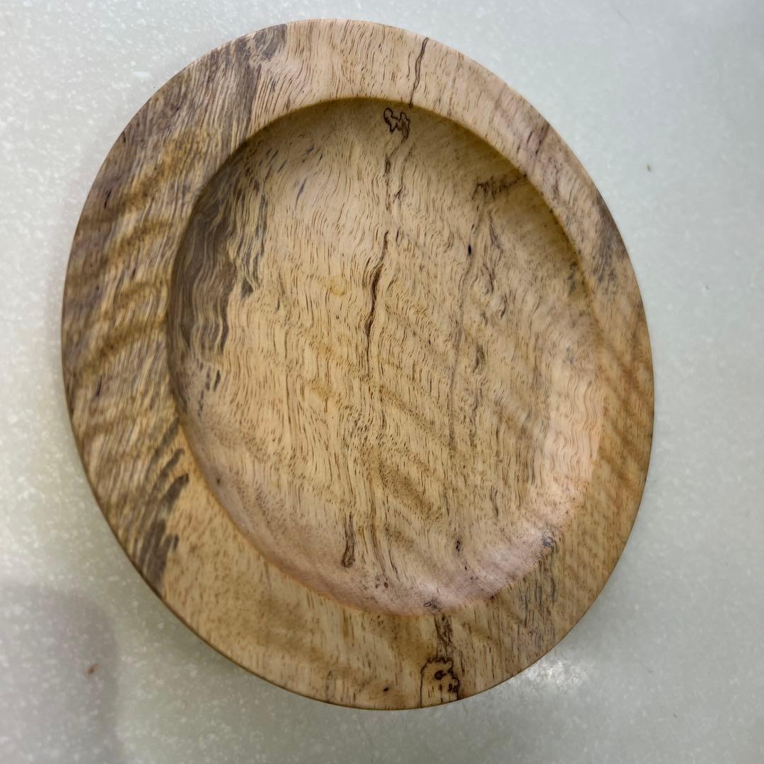綺麗な杢目あり（希少）黒柿のお皿　直径16cm