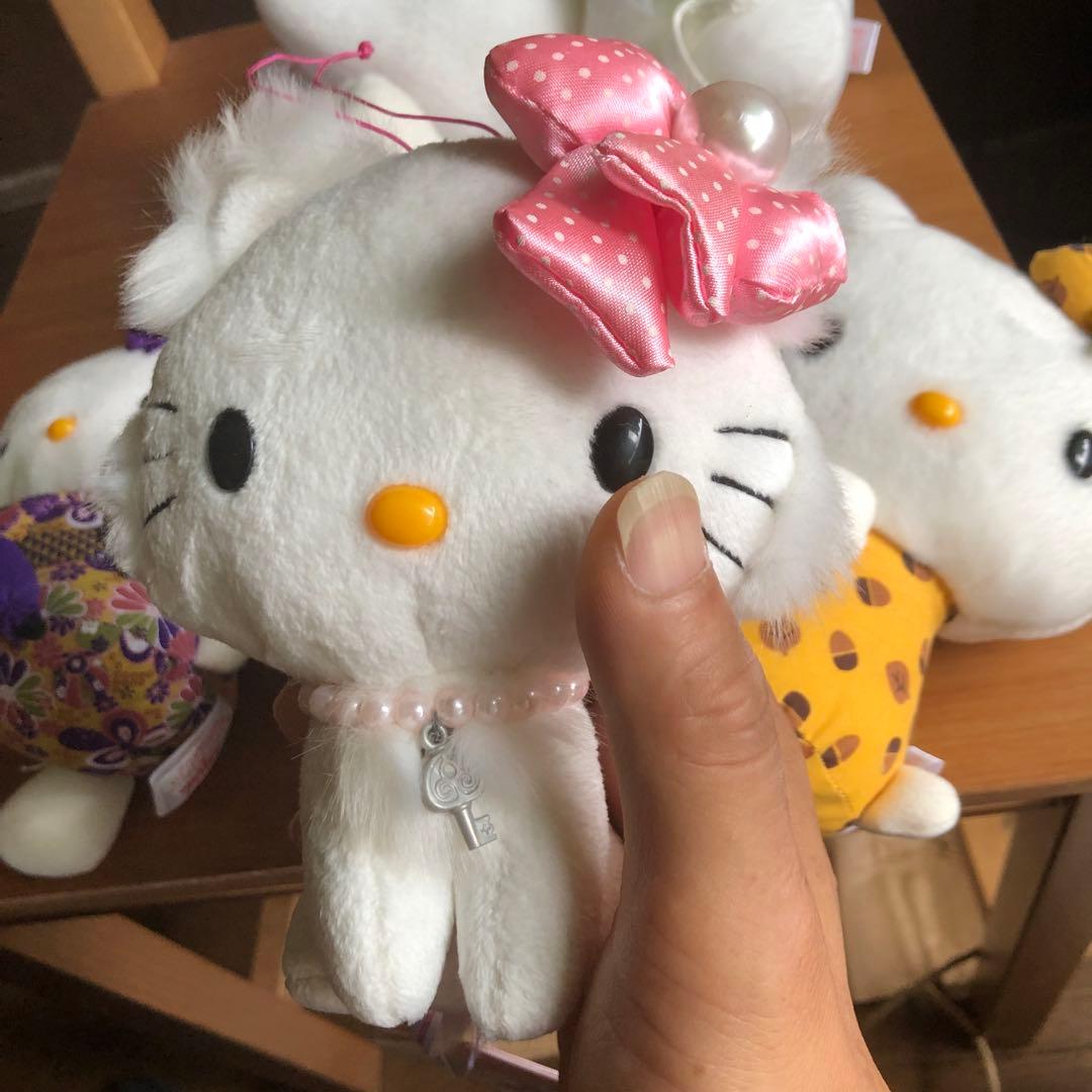 キティーちゃんのぬいぐるみです、非売品になります。