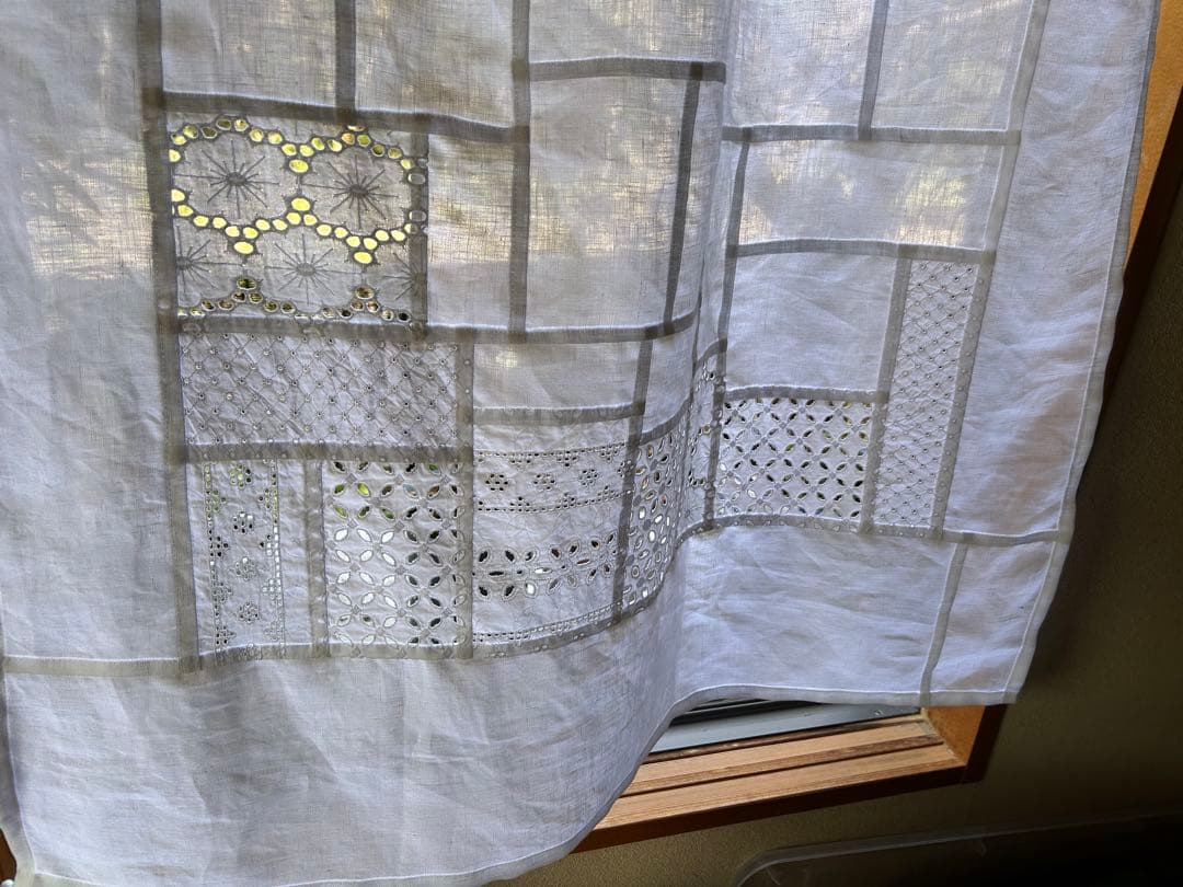 よっちままです！！！　「真っ白リネンと花刺繍」ポジャギ