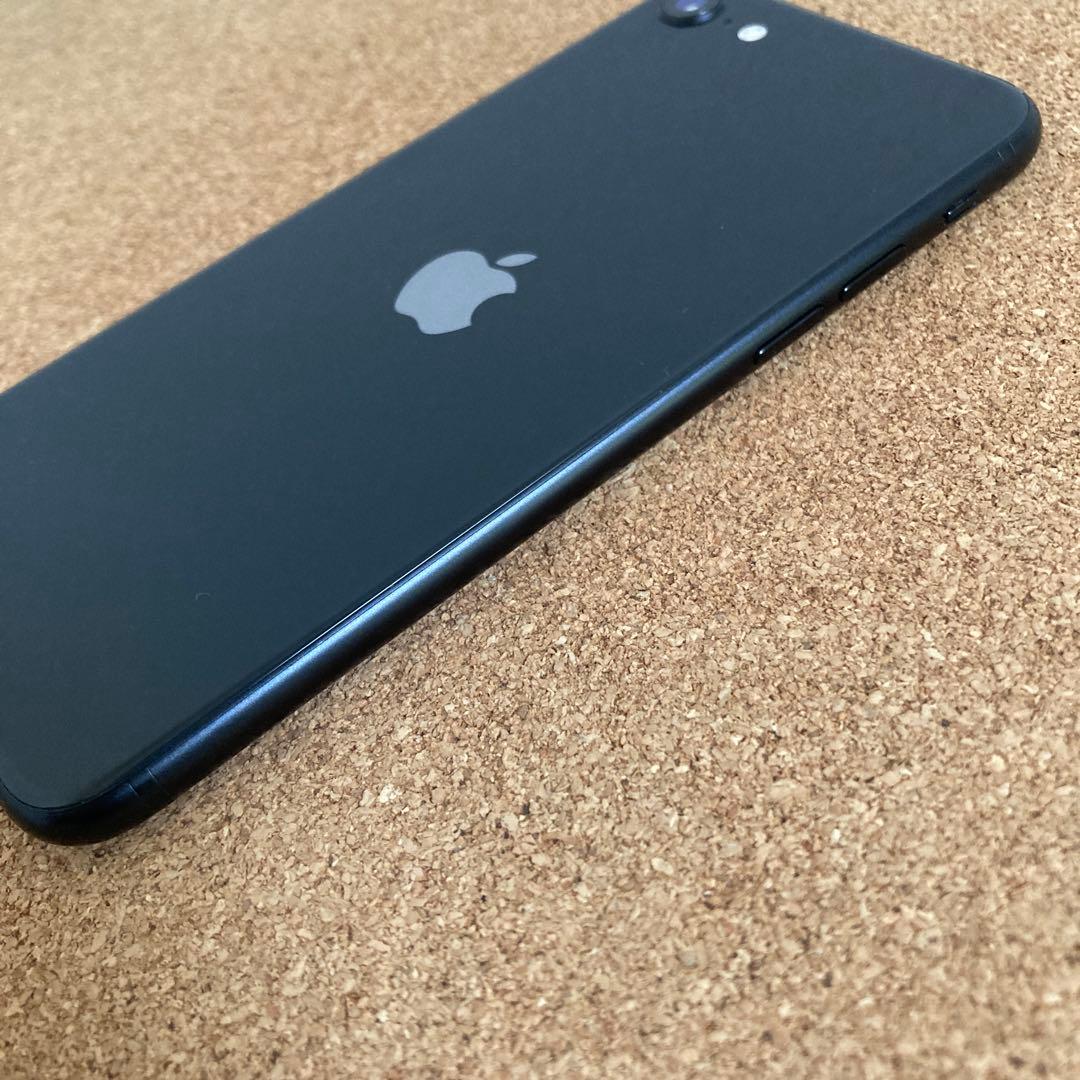 4152 電池新品☆比較的美品☆iPhoneSE2 64GB SIMフリー☆