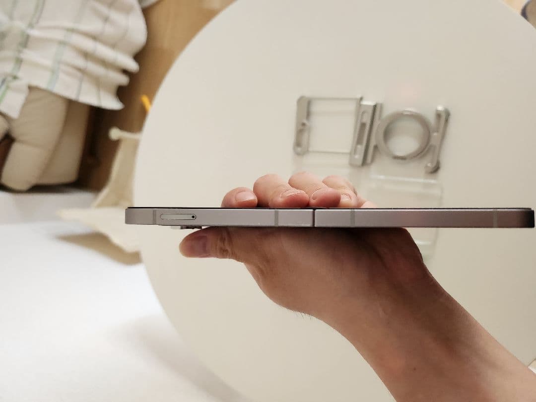 Samsung Galaxy Z Flip6 本体 シルバー 512GB[美品]