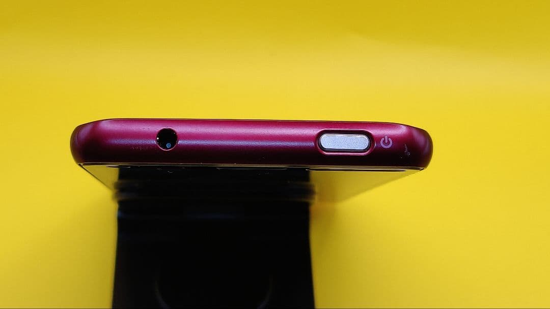【極美品】かんたんスマホ BASIO KYV47 京セラ Red 動作確認済