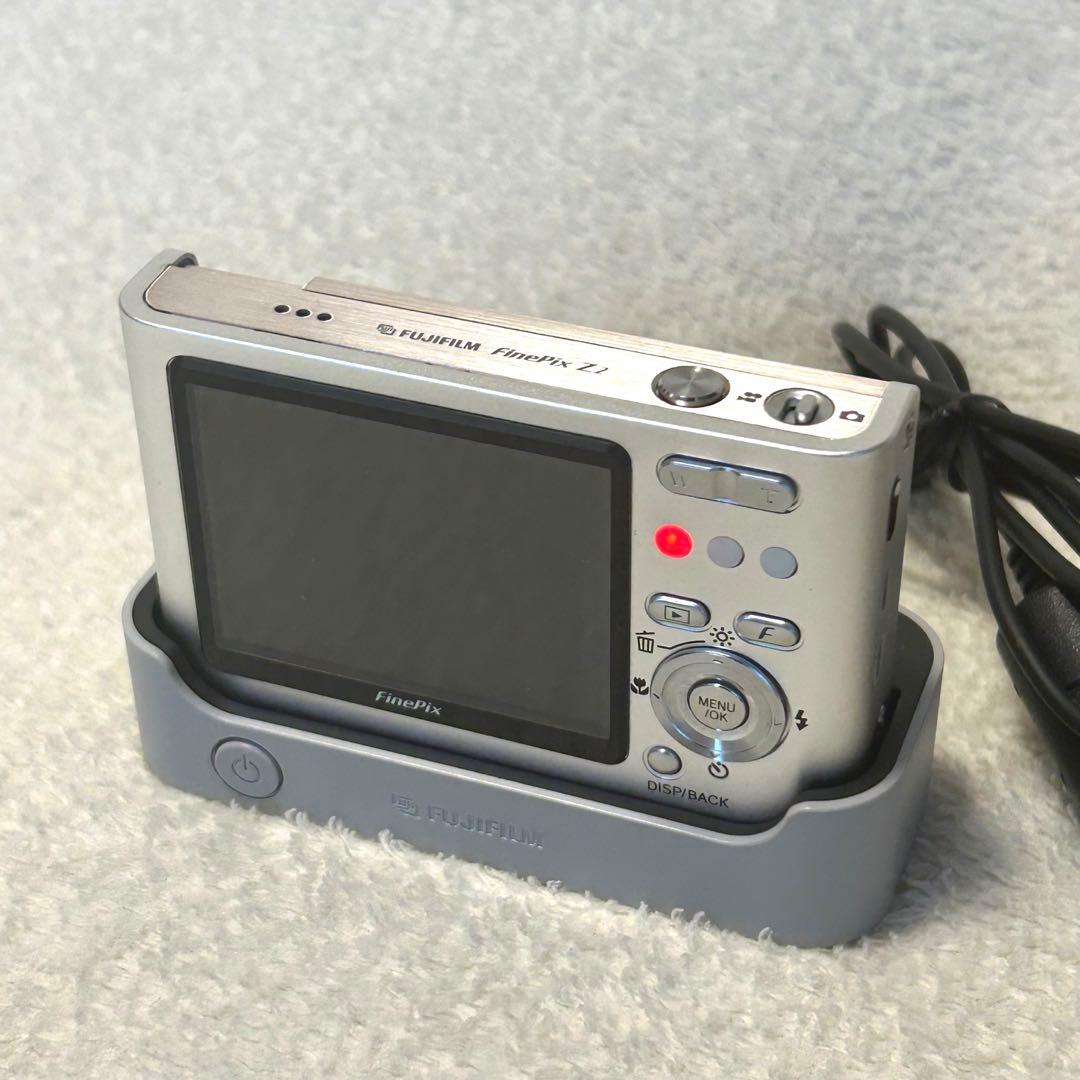 【美品 動作確認済】富士フイルム FINEPIX Z2 コンパクトデジタルカメラ