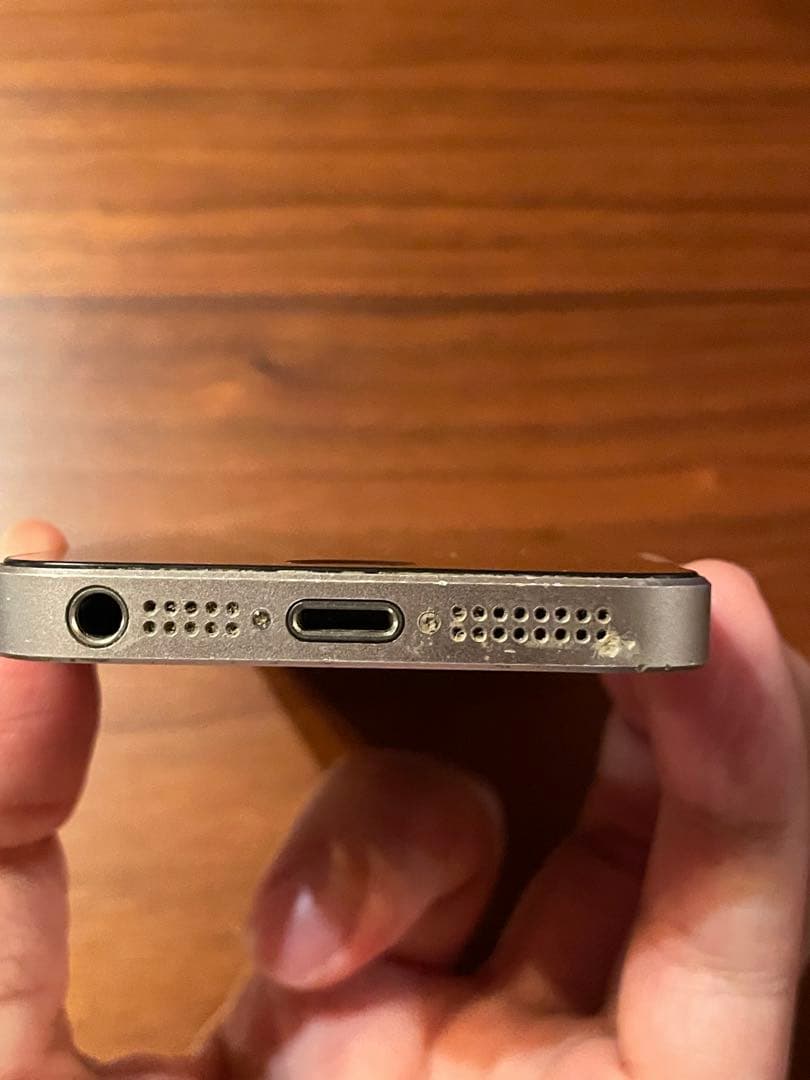 iPhoneSE 64GB 84% SIMロック解除 フリー
