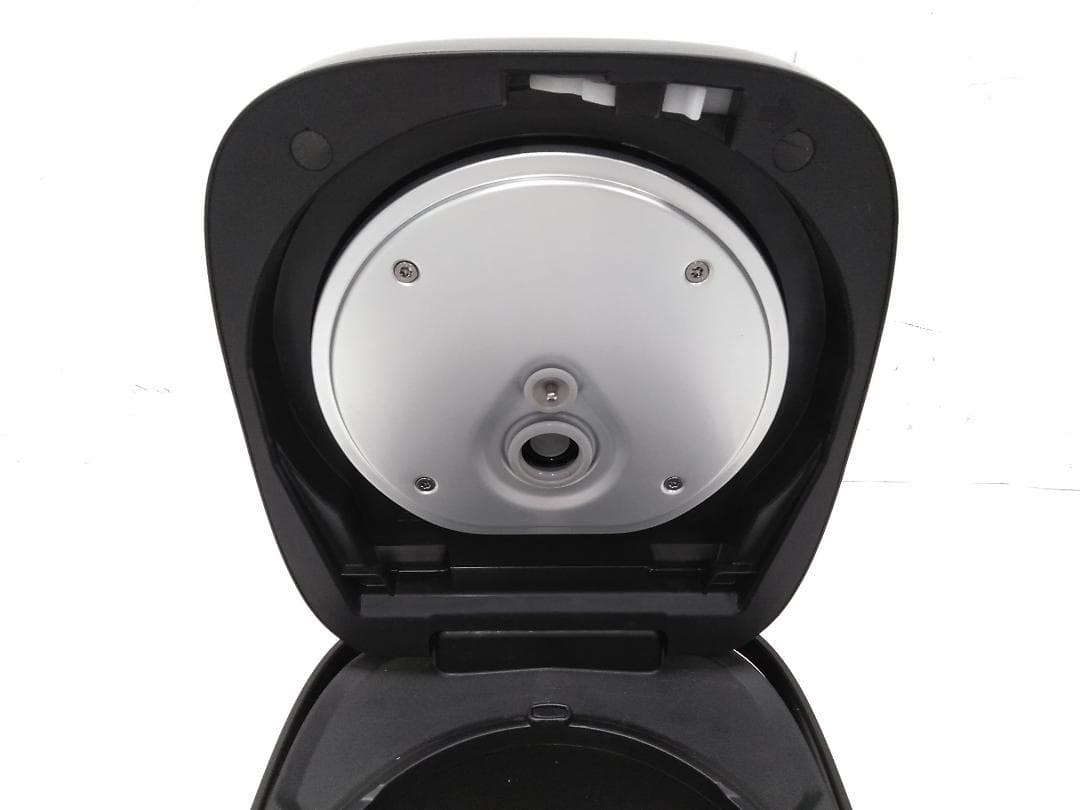 2024年製 パナソニック IH炊飯器 SR-FE101 5.5合 備長炭釜 ●