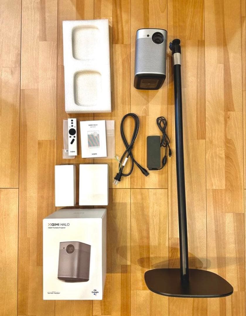A*a様 【美品】 XGIMI HALO プロジェクター 本体　スタンド付き