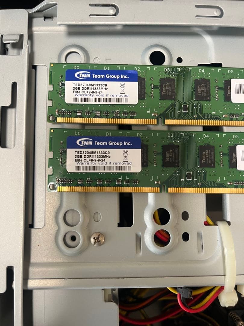 デスクトップPC ブラック DVDドライブ