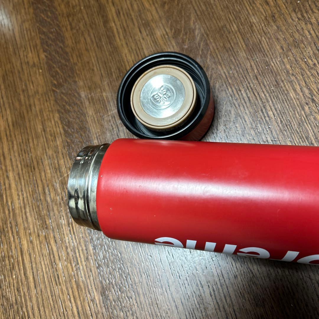 Supreme 赤色 ロゴ 水筒