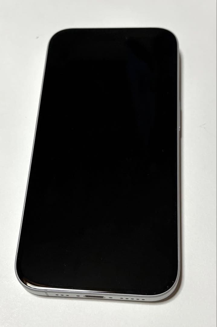 iPhone16 256GB 本体　美品　94% 傷無し　ケース付き