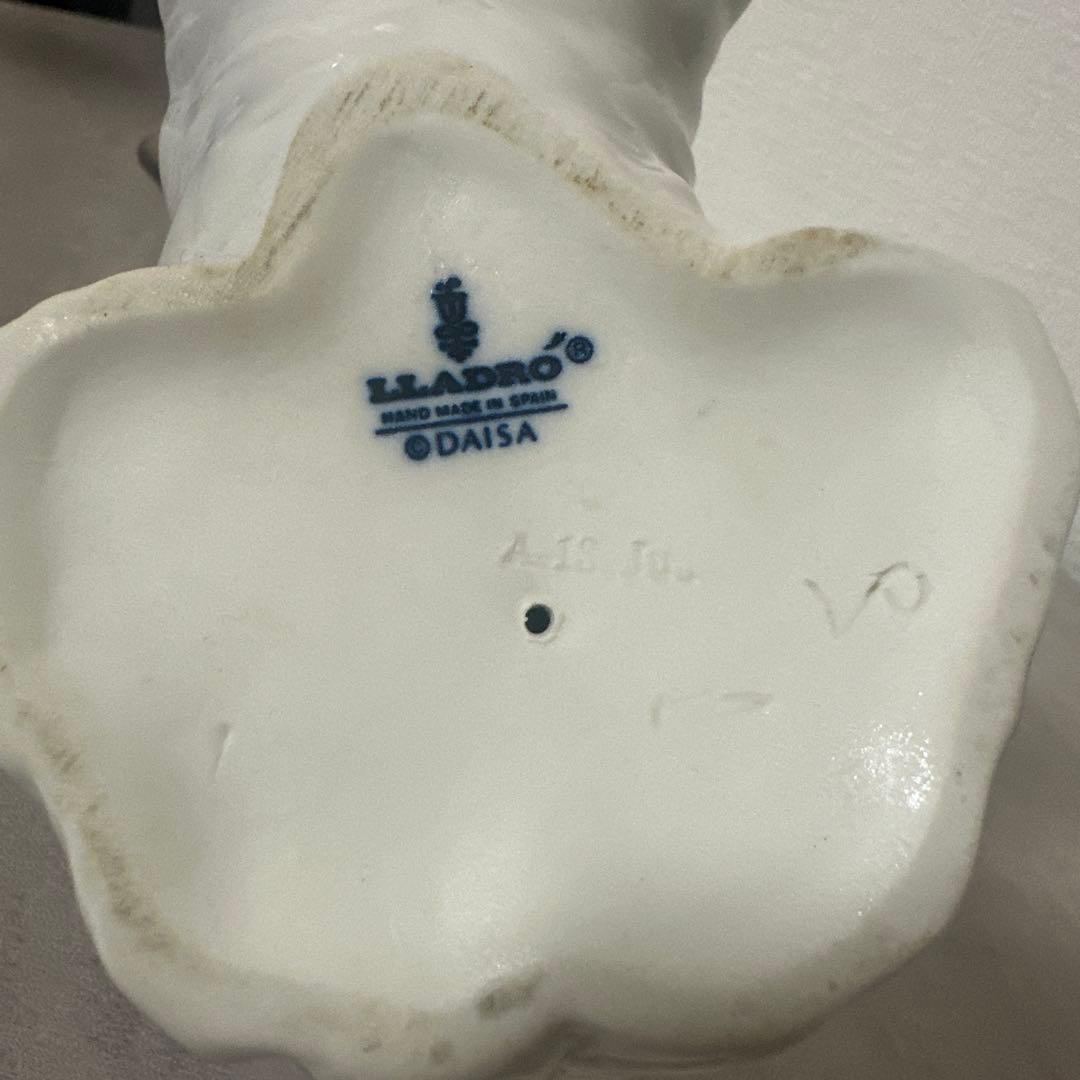 リヤドロの犬の陶器置物