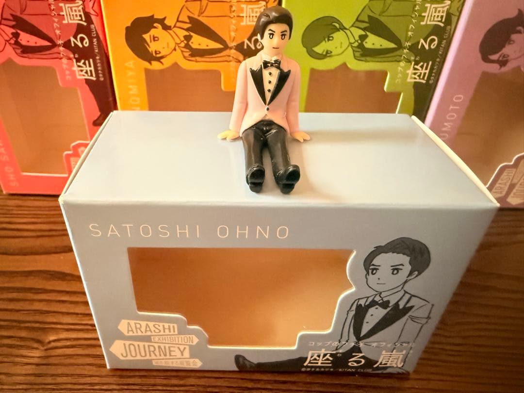グッズまとめ売り 嵐を旅する展覧会ダイキャストカーバス　コップのフチ子座る嵐