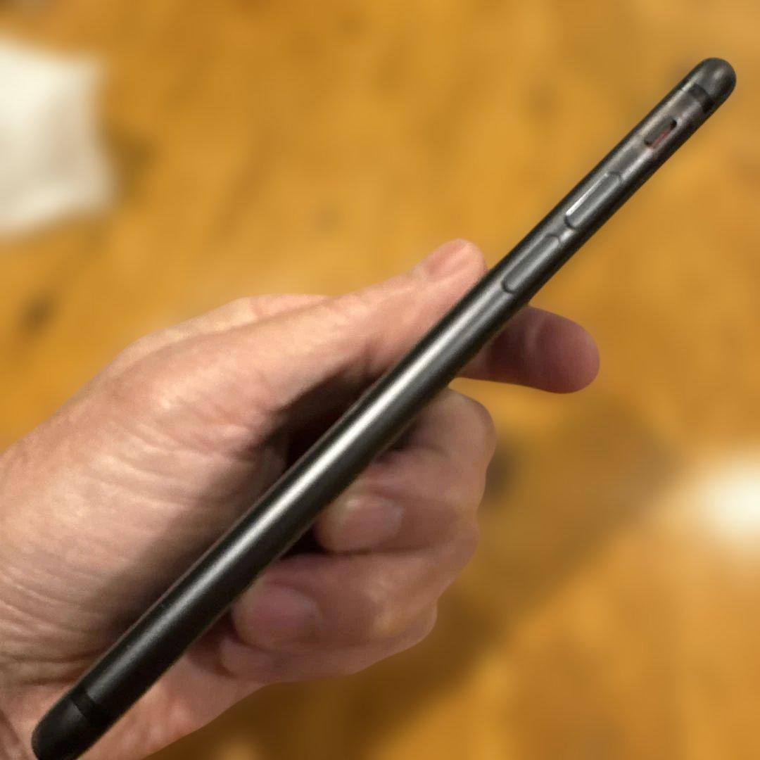 iPHONE 8 64GB スペースグレー 本体