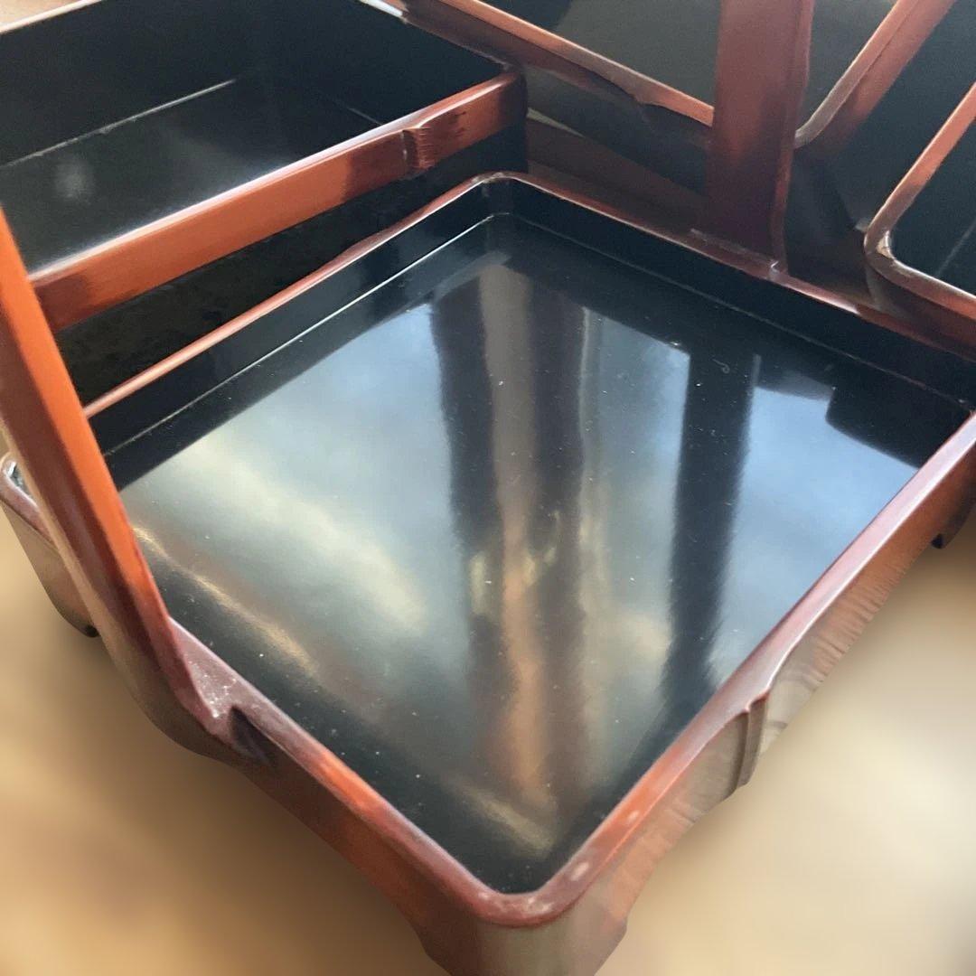 古い木製 三段重箱 黒・茶色 持ち手付き