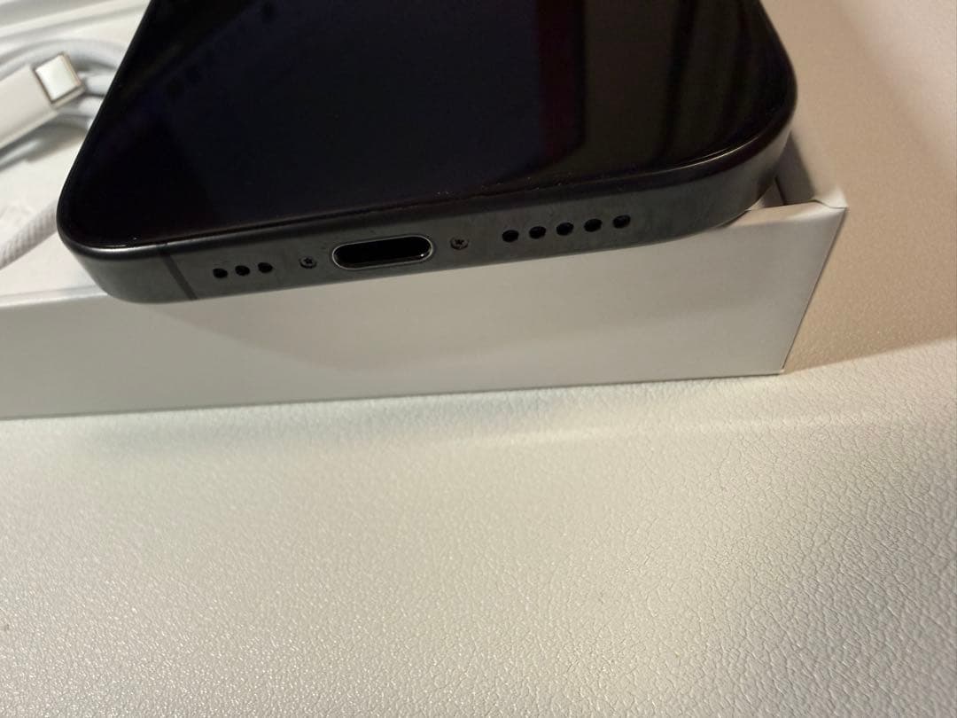 iPhone 15 Pro 512GB SIMフリー バッテリー残量88% 美品