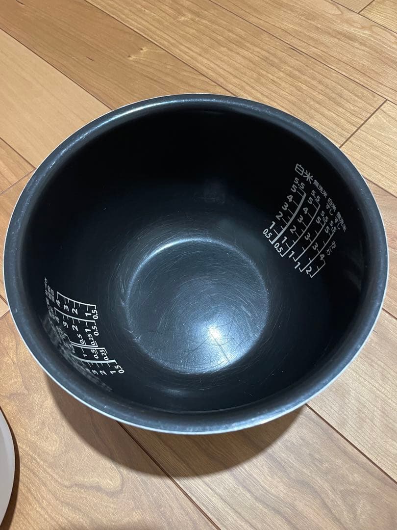 TOSHIBA 東芝　IHジャー炊飯器　RC-10HR ホワイト　24年製
