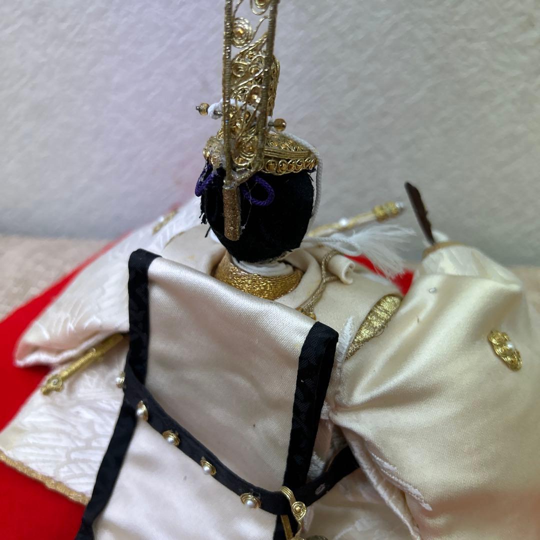 伝統的な雛人形 白金