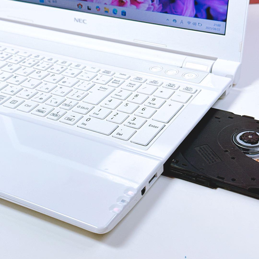 迷ったらコレ❤️新品SSD windows11 カメラ ノートパソコン オフィス