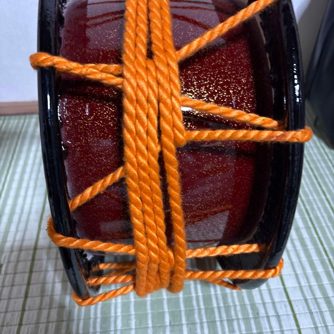 締め太鼓　締太鼓　太鼓　和太鼓　ドラム　和楽器　工芸品　34cm 台付　バチ