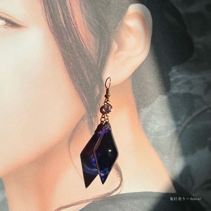 夜空色のペンデュラムと三日月鉱物ピアス　イヤリング★琉球ガラス入り　蓄光✴︎