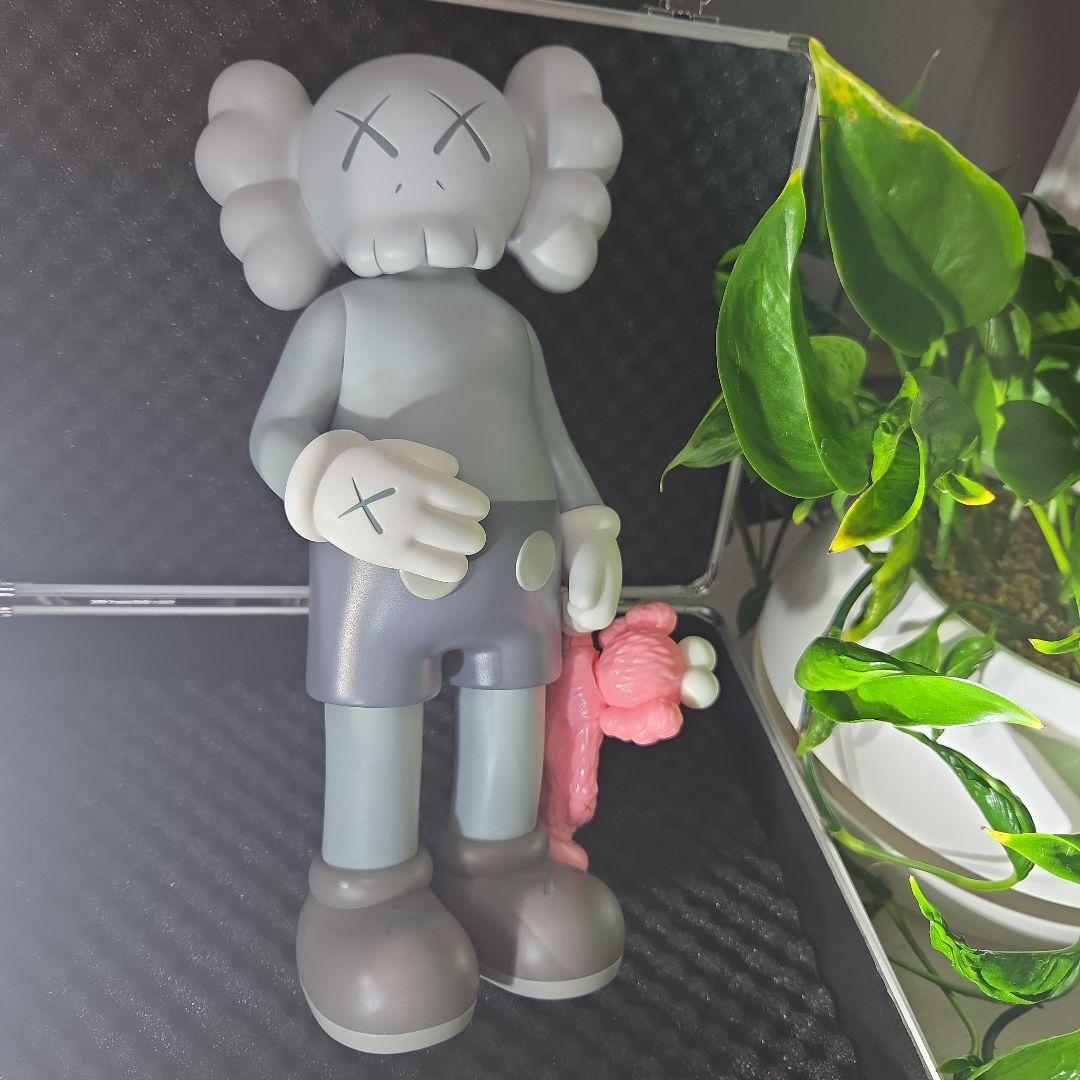 KAWS OPEN EDITION SHARE フィギュア