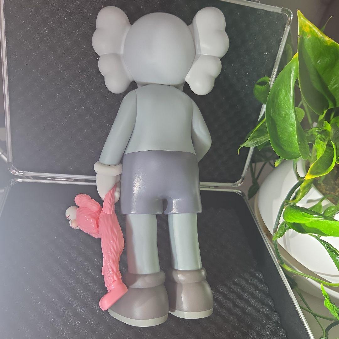 KAWS OPEN EDITION SHARE フィギュア