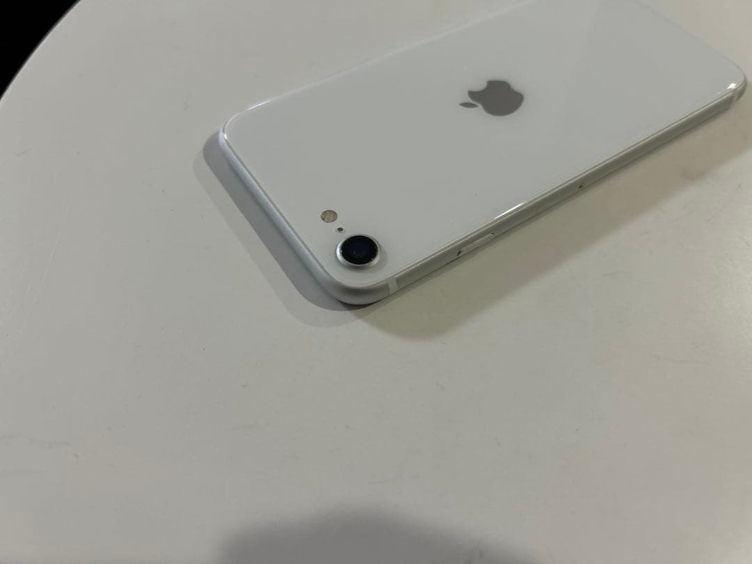 【美品‼️】iPhoneSE 第2世代　ホワイト