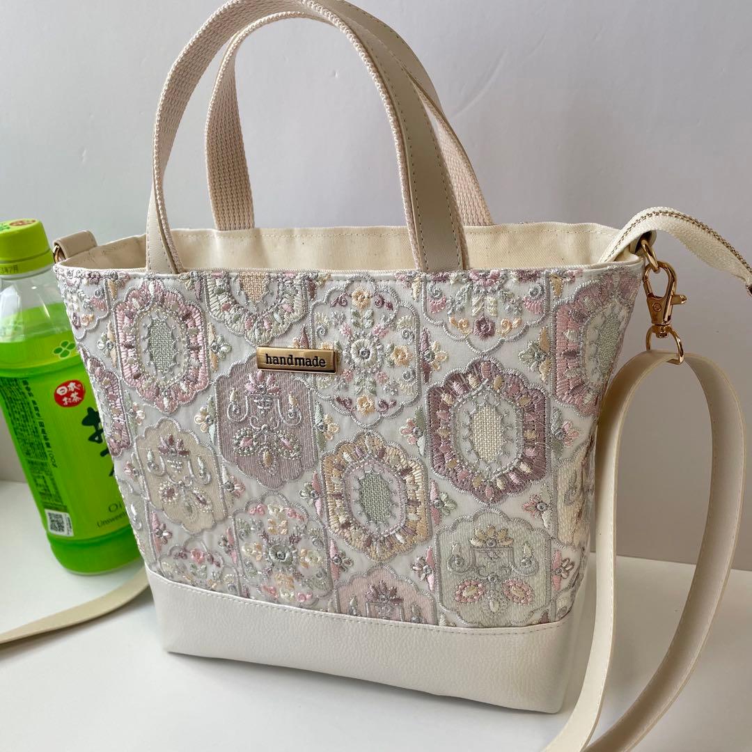 みみ　インド刺繍ホワイトと合皮　ショルダーバッグ　2way持ち手付き