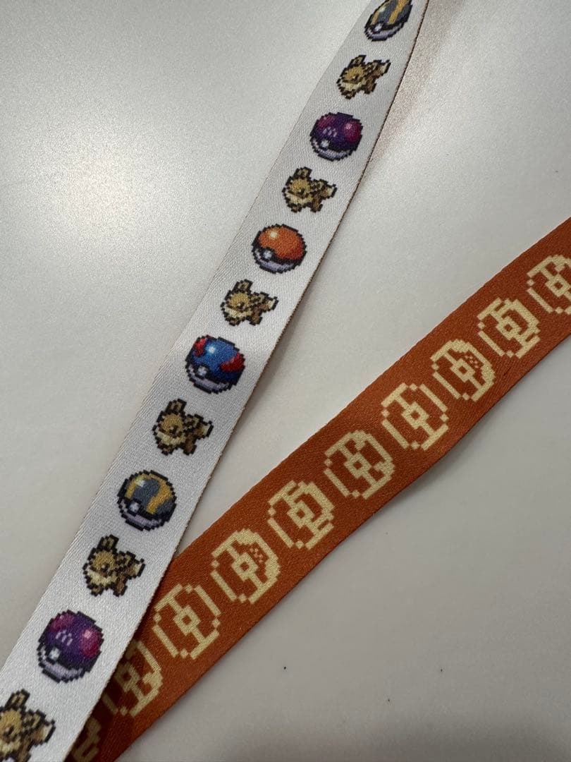 ポケモン　初代カントーゲームドット絵　リール付きネックストラップ　イーブイ