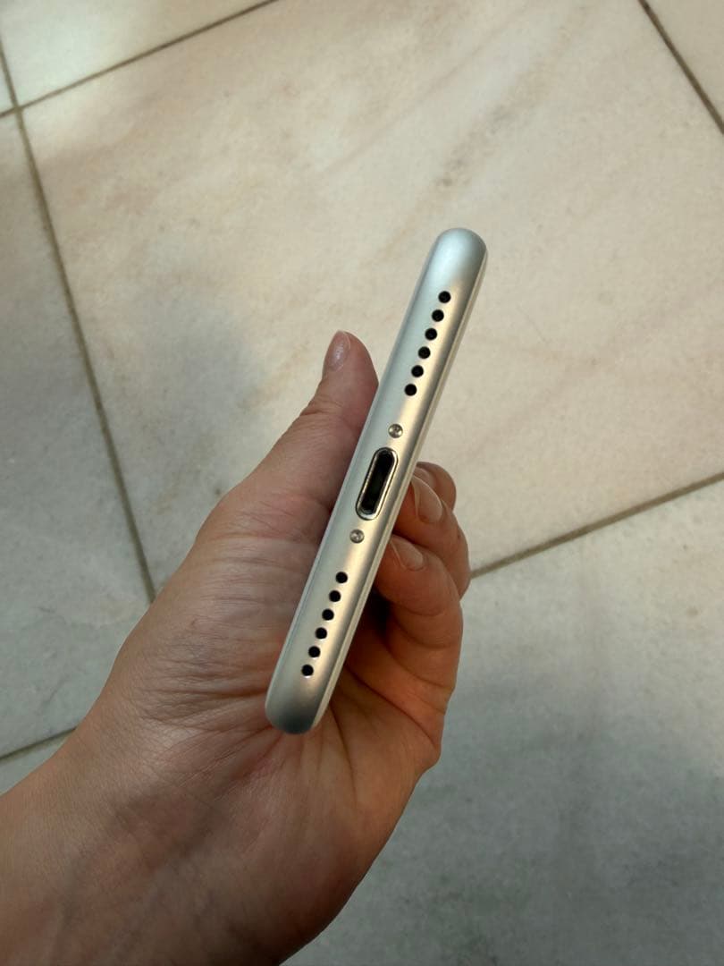 Apple iPhone 8 ホワイト 64GB