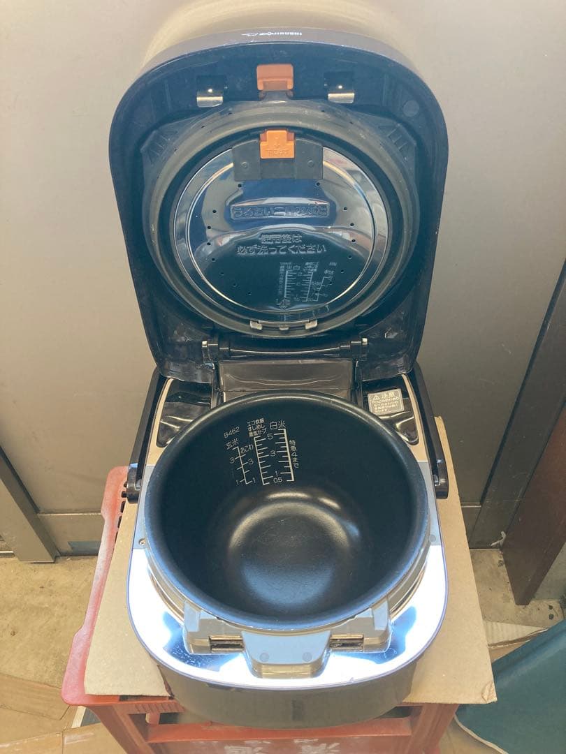 象印 NP-WD10 炊飯器 保温・予約機能　16年製