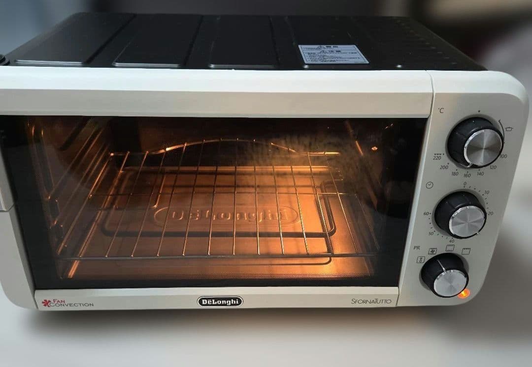 デロンギ コンベクションオーブン スフォルナトゥット　EO12562J-WN